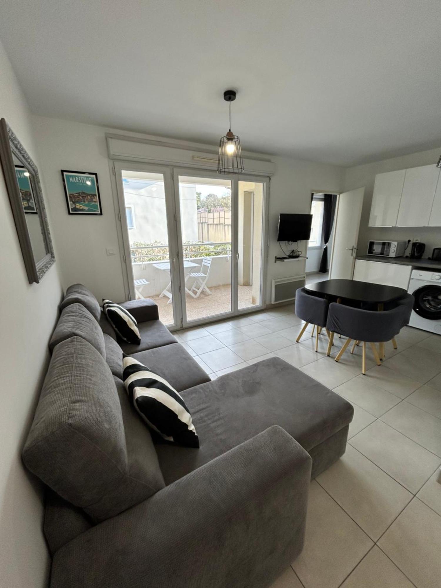 Appartement Avec Terrasse Et Box Entre Plages Et Nature Marseille Exterior photo